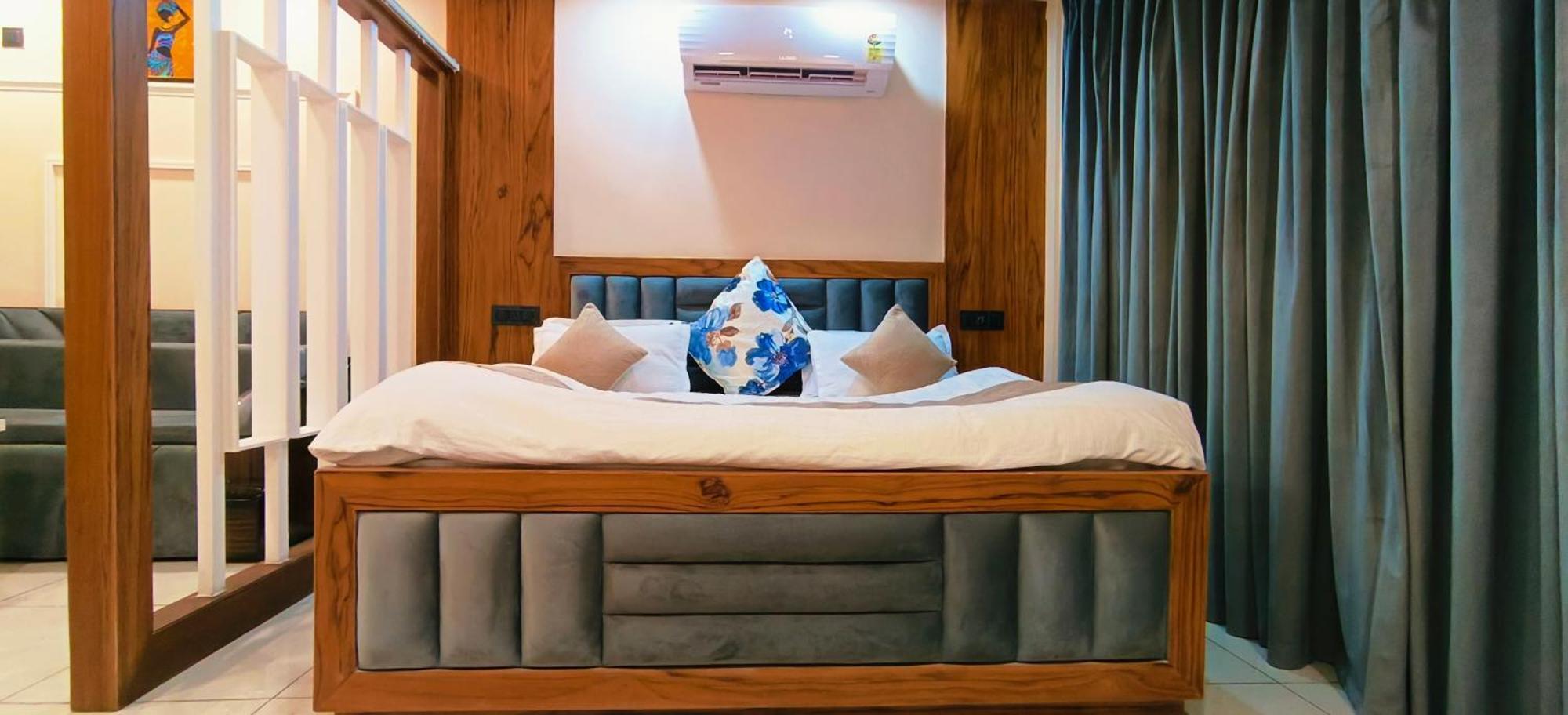 The Cerro Ricco 2 Hotel Zirakpur Eksteriør billede